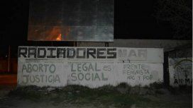 Bahía Blanca: detuvieron a cinco mujeres por hacer pintadas a favor de la despenalización del aborto Bahía Blanca: detuvieron a cinco mujeres por hacer pintadas a favor de la despenalización del aborto