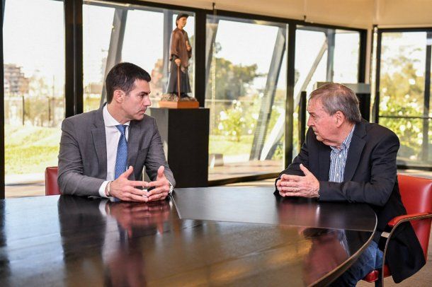 El gobernador de Salta visitó la Bolsa de Comercio de Córdoba