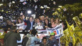Claudia Ledesma Abdala y Gerardo Zamora celebran la victoria Claudia Ledesma Abdala y Gerardo Zamora celebran la victoria