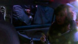 Cristina Kirchner a Tribunales: Recibió un golpe en la cabeza cuando salía de la casa para ir a declarar Cristina Kirchner a Tribunales: Recibió un golpe en la cabeza cuando salía de la casa para ir a declarar