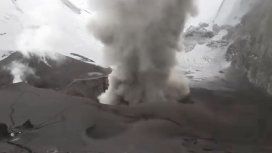 Cráter del volcán Copahue Cráter del volcán Copahue