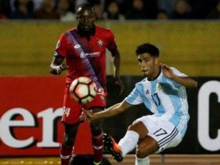 Leonel Di Plácido cuando jugó con la camiseta de la Selección para Atlético Tucumán Leonel Di Plácido cuando jugó con la camiseta de la Selección para Atlético Tucumán