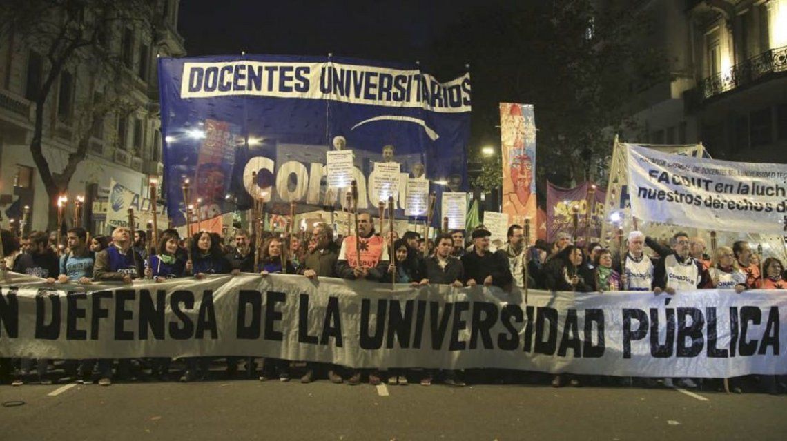 Docentes universitarios reclaman una paritaria acorde a la inflación