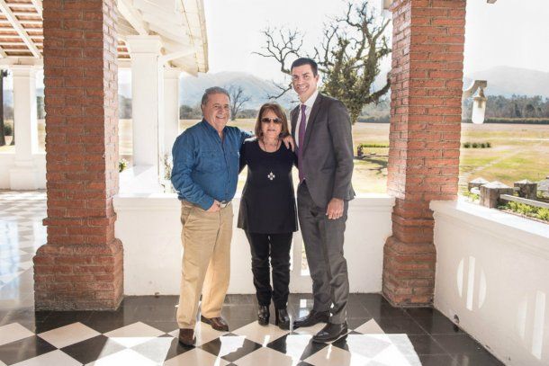 Eduardo Duhalde y Juan Manuel Urtubey, junto en un taller para jóvenes interesados en la res pública