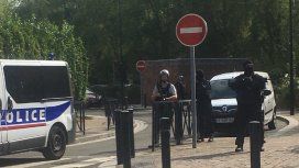 París: al menos dos muertos y un herido grave por un ataque con cuchillo al grito de Alá es grande París: al menos dos muertos y un herido grave por un ataque con cuchillo al grito de Alá es grande