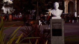 Morón aprobó quitar el busto de Néstor Kirchner de la Plaza San Martín Morón aprobó quitar el busto de Néstor Kirchner de la Plaza San Martín