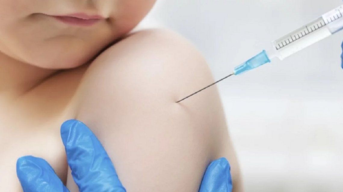 El ajuste llegó también a las vacunas: suspenden la dosis contra meningitis para chicos de 11 años