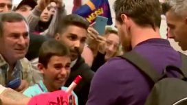 VIDEO: El llanto de un nene fanático de Newells al recibir un autógrafo de Messi VIDEO: El llanto de un nene fanático de Newells al recibir un autógrafo de Messi