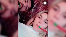 Polémica total: el video del Kun Agüero fumando de una pipa con una joven modelo Polémica total: el video del Kun Agüero fumando de una pipa con una joven modelo