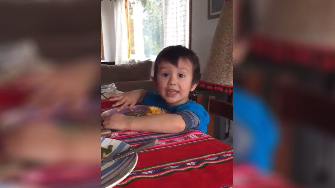 ¡Imperdible! Este nene hizo la interpretación más tierna del himno argentino