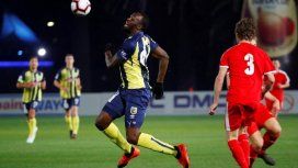 No se puede creer. Usain Bolt debutó en el fútbol australiano y se perdió un gol ¡por lento! No se puede creer. Usain Bolt debutó en el fútbol australiano y se perdió un gol ¡por lento!