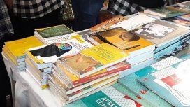 Neuquén: un colegio religioso se retiró de la presentación de un libro de amor lésbico Neuquén: un colegio religioso se retiró de la presentación de un libro de amor lésbico
