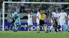 Everson celebra su golazo Everson celebra su golazo