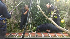 Bomberos de La Plata salvaron a una mujer que estuvo 15 horas atrapada en un pozo Bomberos de La Plata salvaron a una mujer que estuvo 15 horas atrapada en un pozo