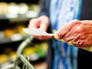 casi 4 millones de abuelos no logran cubrir sus necesidades basicas casi 4 millones de abuelos no logran cubrir sus necesidades basicas