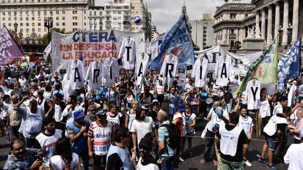 Marcha docente al Congreso Nacional<br>