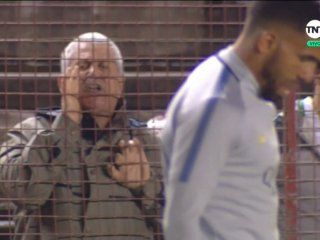 Insultos para Tevez en Argentinos Insultos para Tevez en Argentinos
