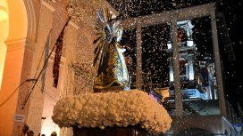 Salta honró al Señor y la Virgen del Milagro con peregrinaciones y una multitudinaria procesión Salta honró al Señor y la Virgen del Milagro con peregrinaciones y una multitudinaria procesión