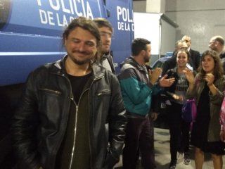 Juan Grabois salió aplaudido de la Comisaría 18 tras su liberación Juan Grabois salió aplaudido de la Comisaría 18 tras su liberación