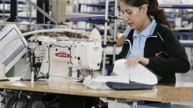 Taller de ropa, industria textil - Crédito: Télam Taller de ropa, industria textil - Crédito: Télam
