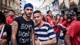 Dos miembros de La Garganta Poderosa torturados por Prefectura - Crédito: @emergentemedio Dos miembros de La Garganta Poderosa torturados por Prefectura - Crédito: @emergentemedio