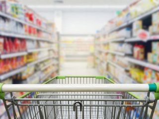 este lunes es el dia del empleado de comercio y el martes hay paro: ¿abriran los super? este lunes es el dia del empleado de comercio y el martes hay paro: ¿abriran los super?