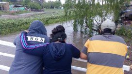 Pilar: un chico se tiró a un arroyo durante el temporal y desapareció Pilar: un chico se tiró a un arroyo durante el temporal y desapareció