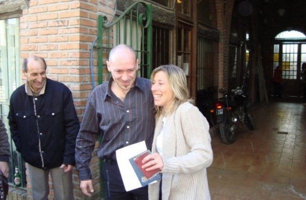 <p>Damián Cutrera, junto a su esposa.</p>