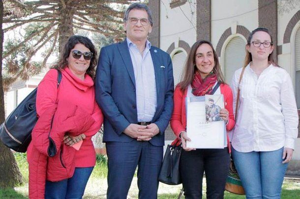 María Fernanda Araujo, Claudio Avruj, Lorna y Victoria Márquez.