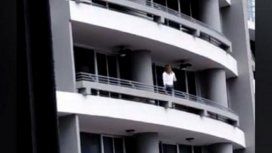 Panamá: una turista quiso sacarse una selfie en un balcón y cayó desde un piso 27 Panamá: una turista quiso sacarse una selfie en un balcón y cayó desde un piso 27