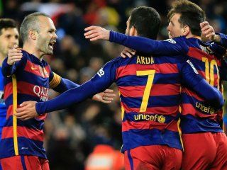 Andrés Iniesta, Arda Turan y Lionel Messi Andrés Iniesta, Arda Turan y Lionel Messi