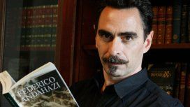 El escritor macrista publicó un tuit con pornografía que a los pocos segundos borró El escritor macrista publicó un tuit con pornografía que a los pocos segundos borró