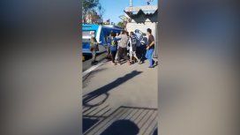 VIDEO: Terrible pelea entre pasajeros dejó al tren Sarmiento sin servicio VIDEO: Terrible pelea entre pasajeros dejó al tren Sarmiento sin servicio