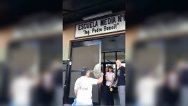 Padres provida irrumpieron en una escuela de La Plata y quisieron impedir que se enseñe educación sexual integral Padres provida irrumpieron en una escuela de La Plata y quisieron impedir que se enseñe educación sexual integral