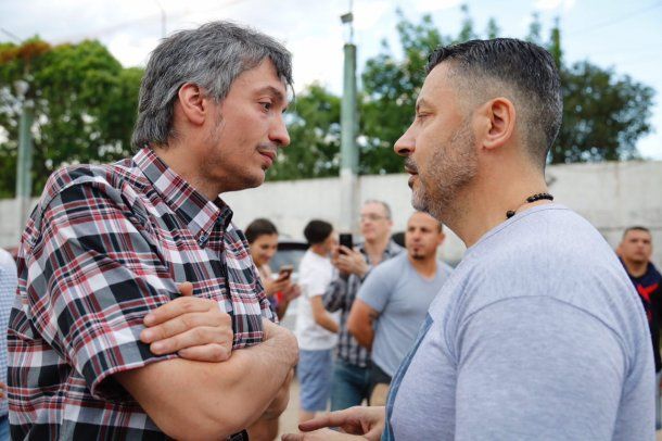Máximo Kirchner charló con el intendente de Merlo Gustavo Menéndez en el mitín peronista<br>