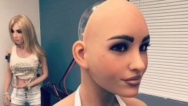 La robot sexual a la que le hicieron cuenta en Tinder La robot sexual a la que le hicieron cuenta en Tinder