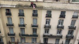 Así rescataban a una mujer de 51 años que quiso quitarse la vida Así rescataban a una mujer de 51 años que quiso quitarse la vida