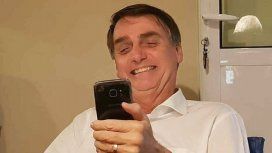 Jair Bolsonaro se fortaleció gracias a las fake news difundidas por WhatsApp Jair Bolsonaro se fortaleció gracias a las fake news difundidas por WhatsApp