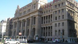 Paritarias: los judiciales tendrán un aumento más y la Corte pidió al Gobierno que ayude a pagarlo Paritarias: los judiciales tendrán un aumento más y la Corte pidió al Gobierno que ayude a pagarlo