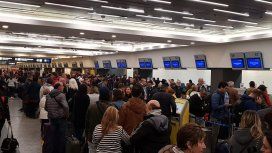 Demoras y cancelaciones en Aeroparque por una asamblea gremial Demoras y cancelaciones en Aeroparque por una asamblea gremial