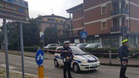 Se entregó el mafioso que tenía 4 rehenes en una oficina de correos en Italia Se entregó el mafioso que tenía 4 rehenes en una oficina de correos en Italia