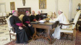 La Iglesia cuestionó al Gobierno por la crisis económica y los ataques personales al Papa La Iglesia cuestionó al Gobierno por la crisis económica y los ataques personales al Papa