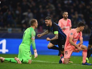 Icardi celebra el gol del empate ante un Ter Stegen de rodillas Icardi celebra el gol del empate ante un Ter Stegen de rodillas