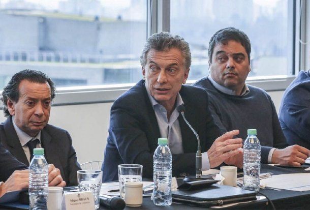 Dante Sica, Mauricio Macri y Jorge Triaca<br>