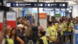 Más de 155 vuelos de Aerolíneas Argentinas debieron ser cancelados Más de 155 vuelos de Aerolíneas Argentinas debieron ser cancelados