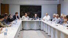 Dante Sica y Jorge Triaca encabezaron la reunión del Gobierno con la CGT Dante Sica y Jorge Triaca encabezaron la reunión del Gobierno con la CGT