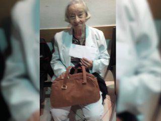 tiene 97 anos y hace dos dias que no puede viajar a corrientes por el conflicto de aerolineas argentinas tiene 97 anos y hace dos dias que no puede viajar a corrientes por el conflicto de aerolineas argentinas