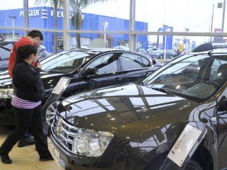 el patentamiento de autos se desplomaria casi 45% en noviembre, la baja mas fuerte desde 2002 el patentamiento de autos se desplomaria casi 45% en noviembre, la baja mas fuerte desde 2002