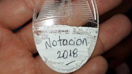 Vergonzoso: entregaron medallas borradas con corrector a chicos discapacitados Vergonzoso: entregaron medallas borradas con corrector a chicos discapacitados