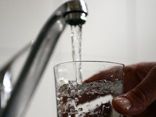 el agua aumenta en enero 17% y la factura promedio no bajara de los $1.100 el agua aumenta en enero 17% y la factura promedio no bajara de los $1.100